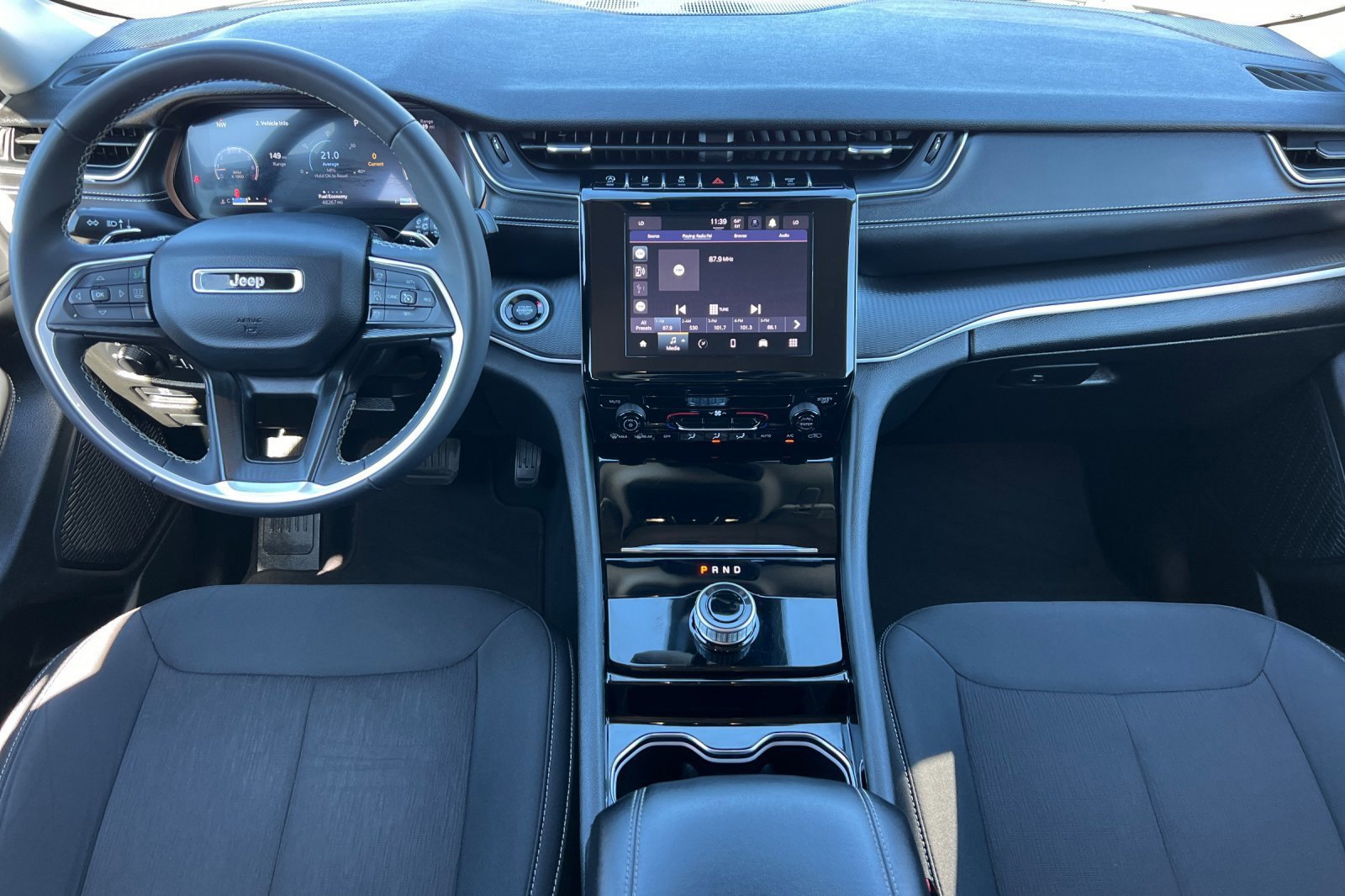 Used 2023 Jeep Grand Cherokee L Laredo image 14