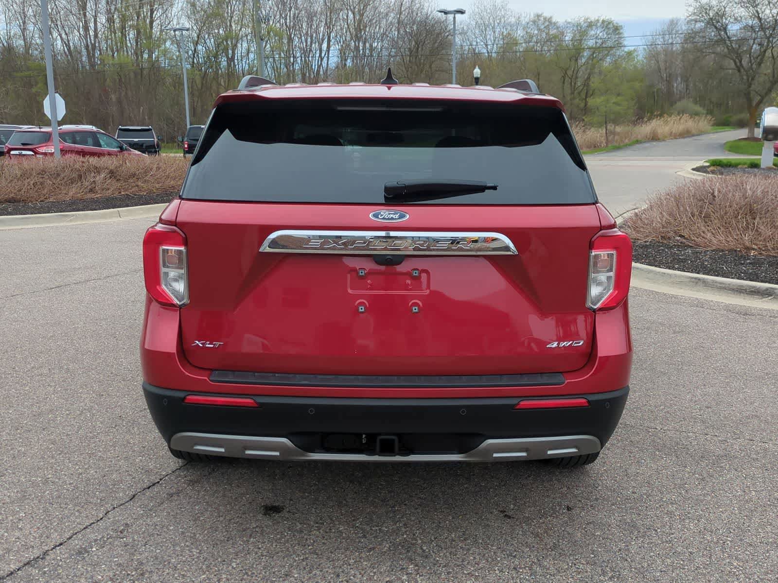 Certified 2024 Ford Explorer XLT w/ Equipment Group 202A AWD/4WD image 7