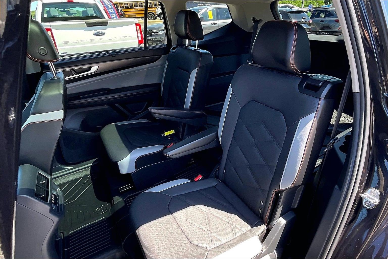 Used 2024 Volkswagen Atlas Peak Edition SEL AWD/4WD image 25