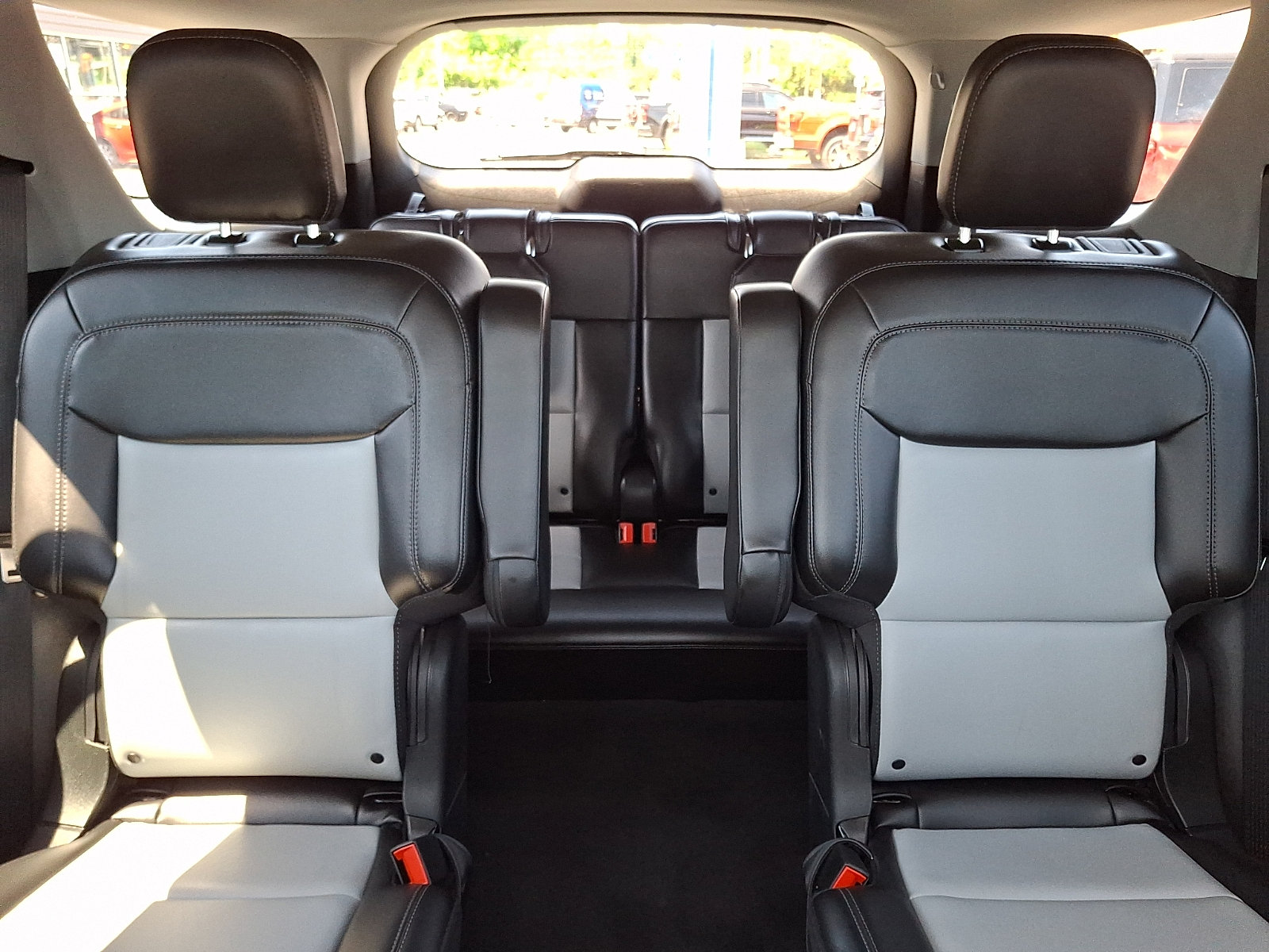 Certified 2023 Ford Explorer XLT w/ Equipment Group 202A AWD/4WD image 19