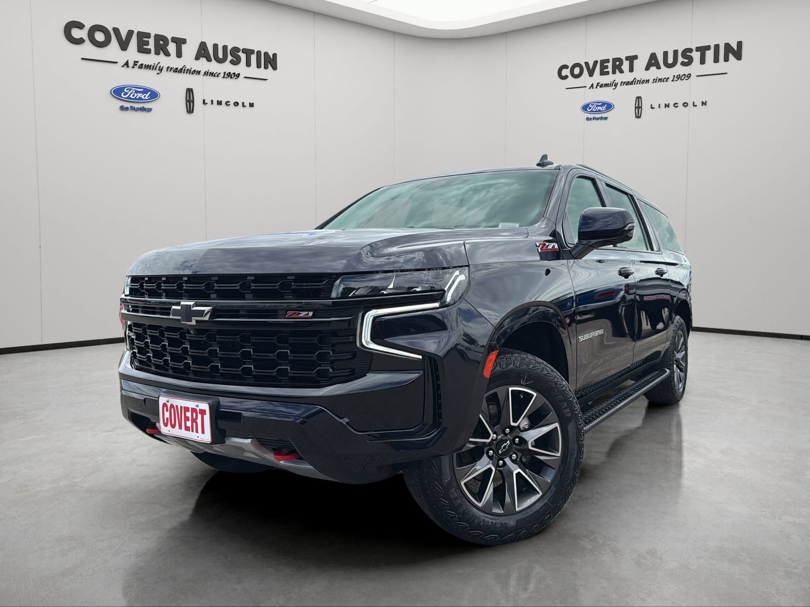 Used 2023 Chevrolet Suburban Z71 w/ Luxury Package AWD/4WD image 2