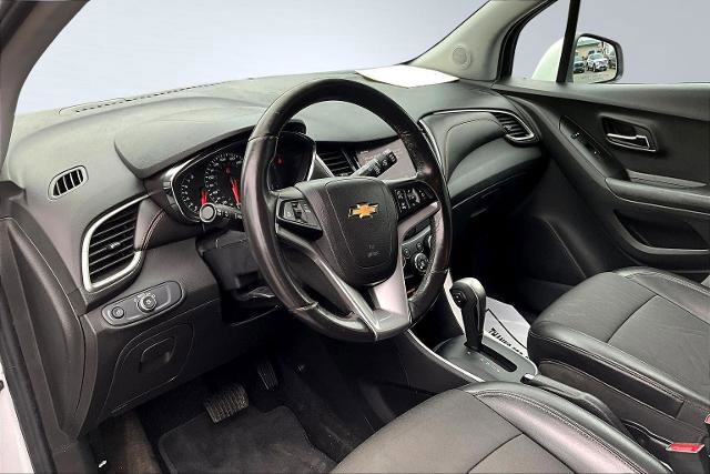Used 2022 Chevrolet Trax LT w/ LT Convenience Package image 17