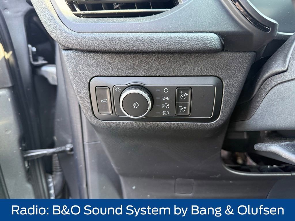 Certified 2023 Ford Escape ST-Line Select w/ Tech Pack #2 image 7