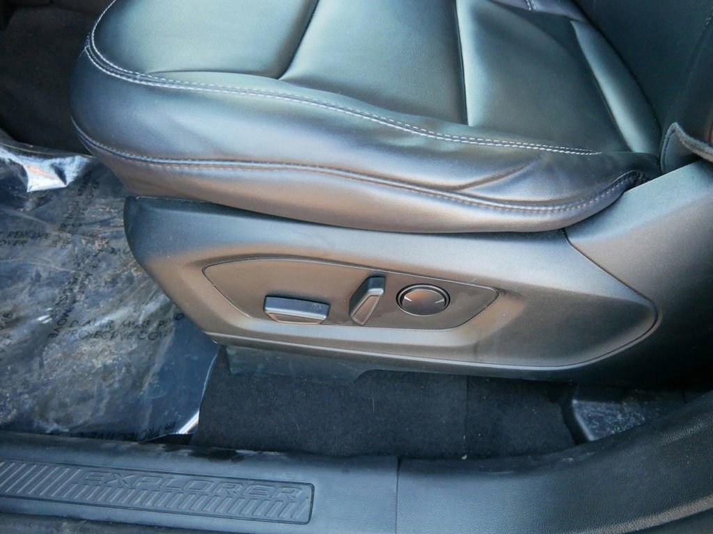 Certified 2023 Ford Explorer XLT w/ Equipment Group 202A image 10