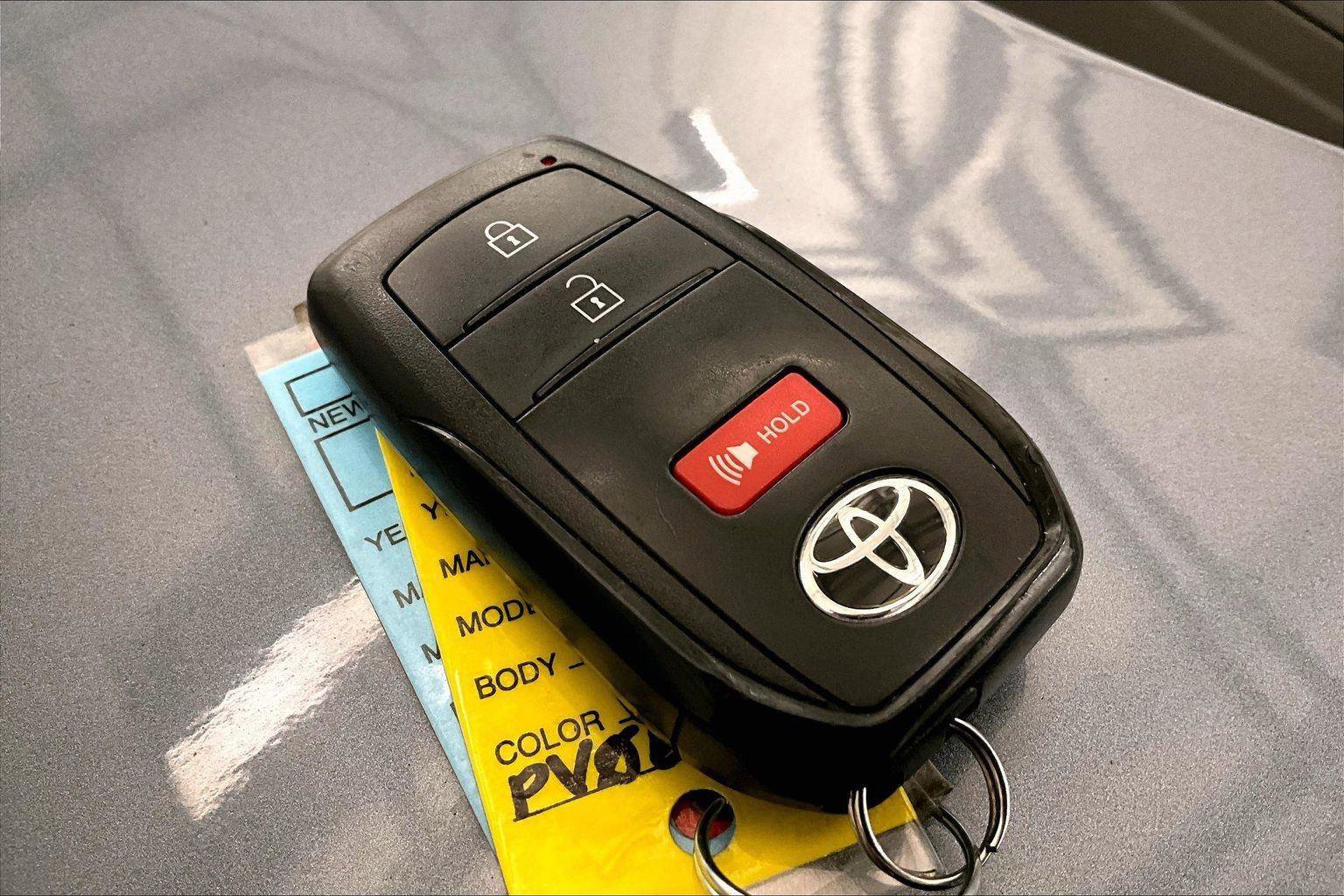 Used 2023 Toyota Corolla Cross LE image 11