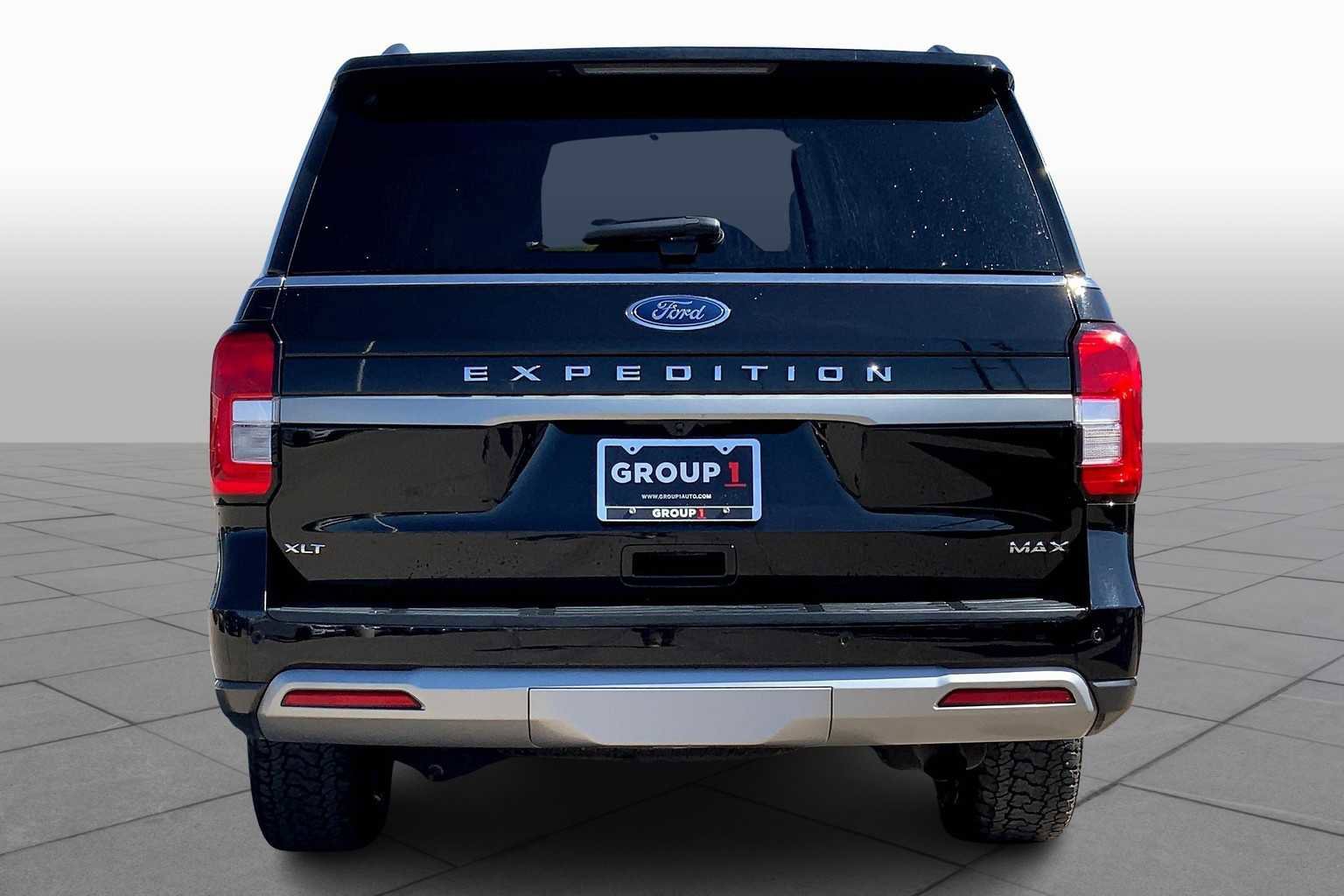 Certified 2024 Ford Expedition Max XLT image 3