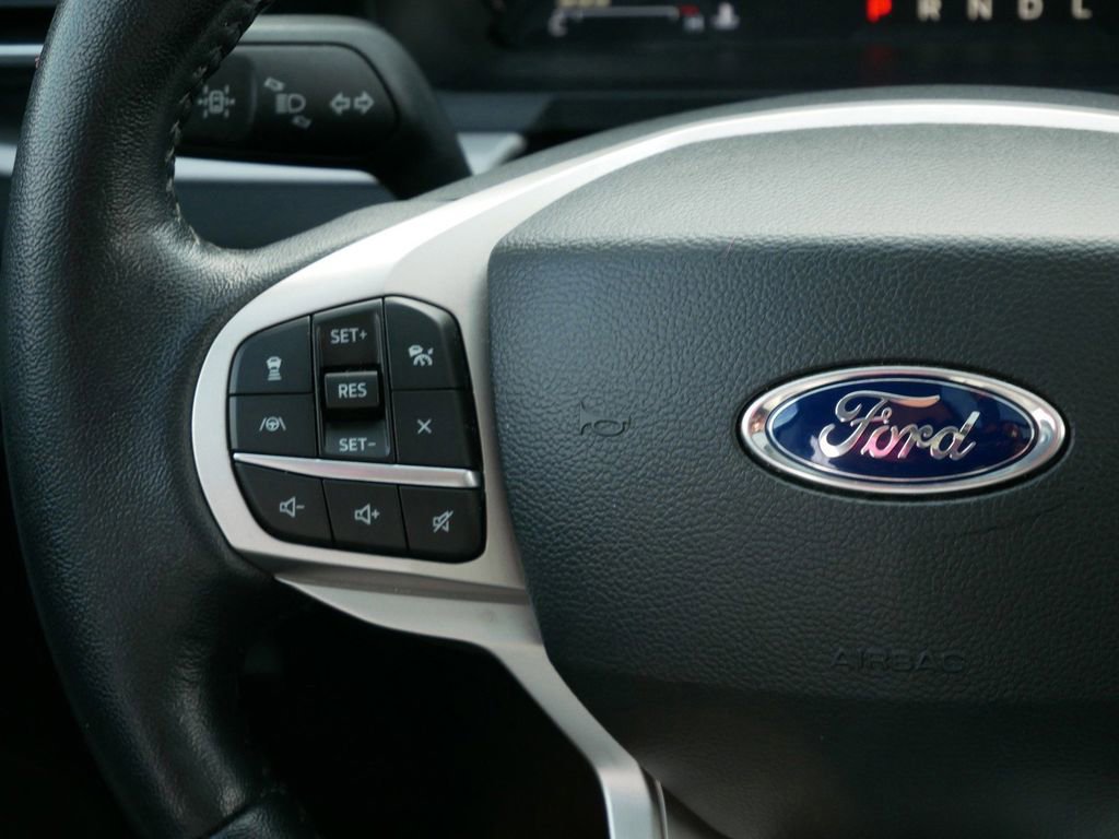 Certified 2022 Ford Explorer XLT w/ Equipment Group 202A image 19