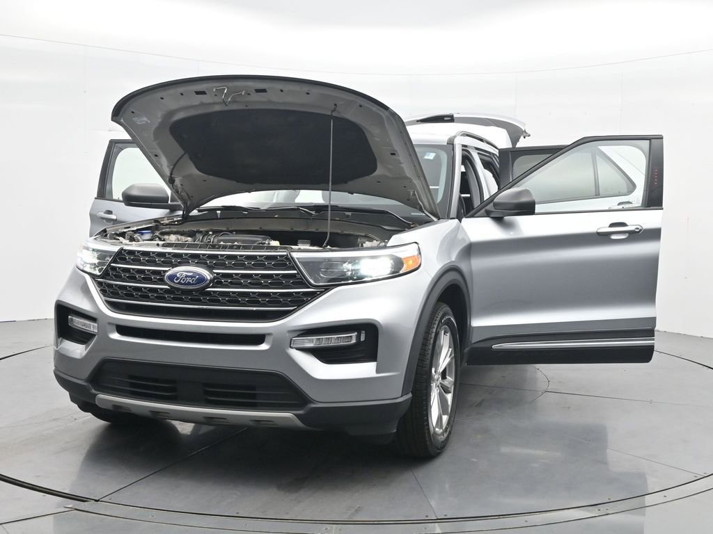 Certified 2023 Ford Explorer XLT w/ Equipment Group 202A AWD/4WD image 34