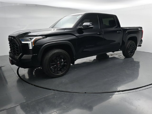 Used 2025 Toyota Tundra Limited w/ TRD Off-Road Package AWD/4WD image 4