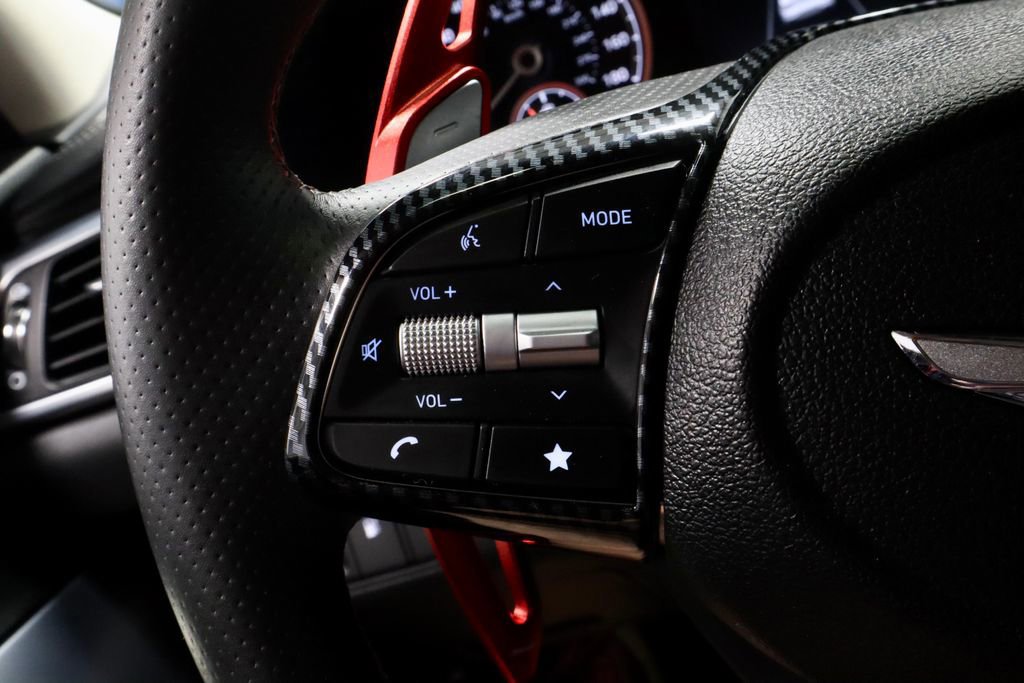 Used 2023 Genesis G70 2.0T image 28