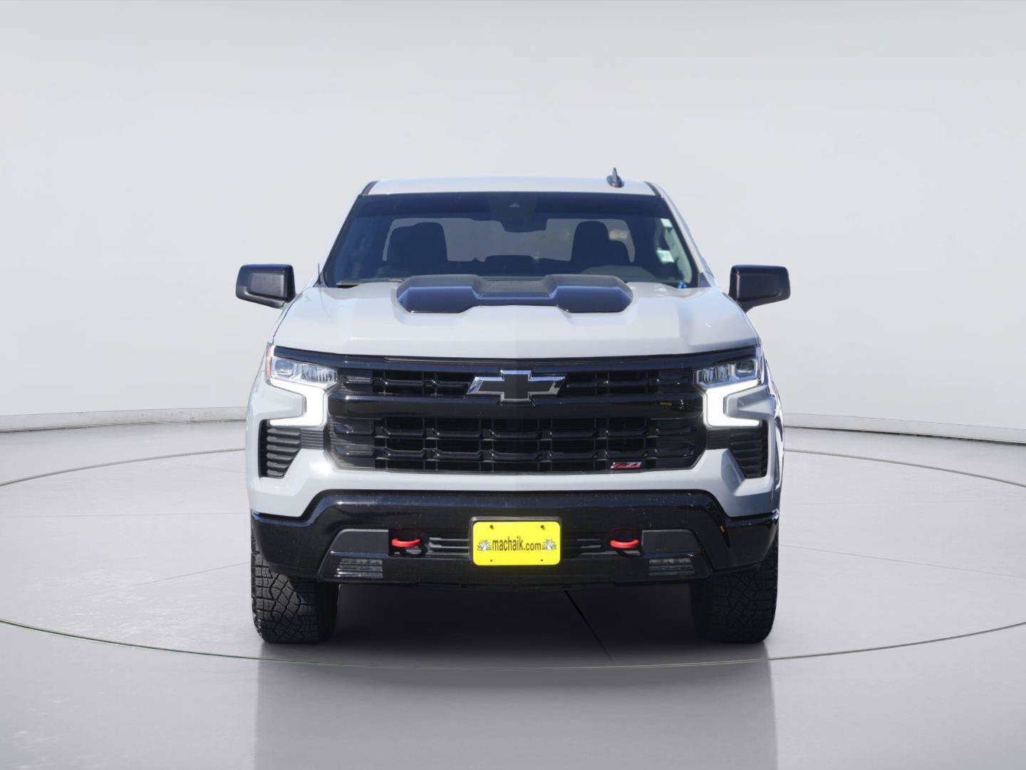 Used 2024 Chevrolet Silverado 1500 LT Trail Boss w/ Convenience Package II AWD/4WD image 3