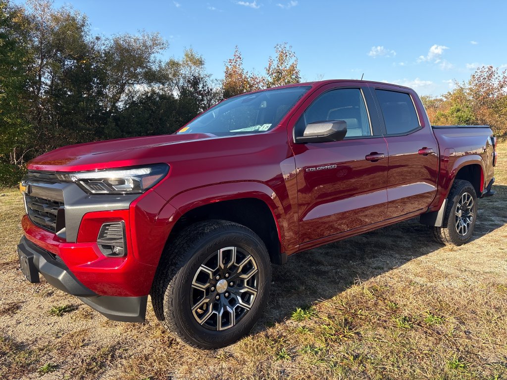 Used 2024 Chevrolet Colorado LT w/ LT Convenience Package III RWD image 12