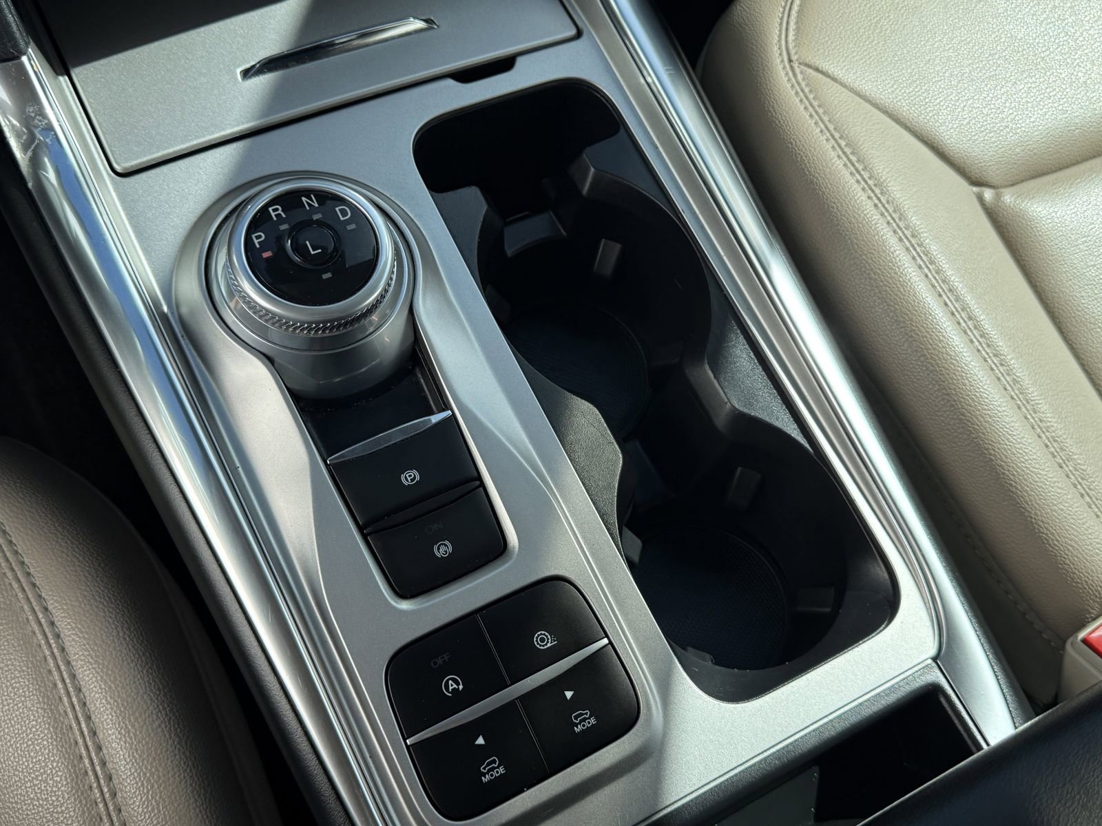 Certified 2021 Ford Explorer XLT w/ Equipment Group 202A image 23