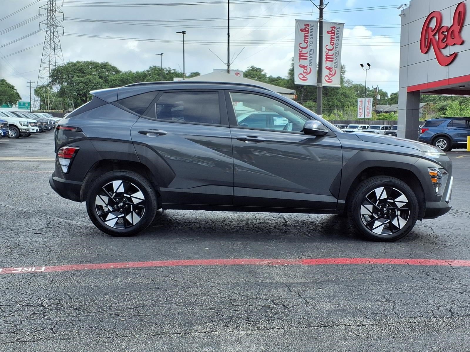 Used 2025 Hyundai Kona SEL AWD/4WD image 5