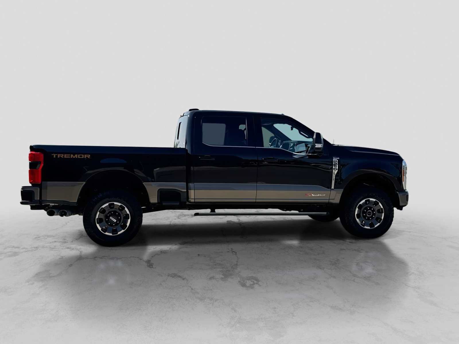 Certified 2023 Ford F250 King Ranch w/ Tremor Off-Road Package AWD/4WD image 7