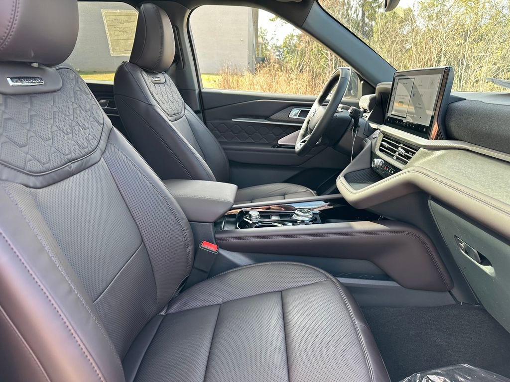 Certified 2026 Ford Explorer Platinum w/ LUX Leather Package AWD/4WD image 37