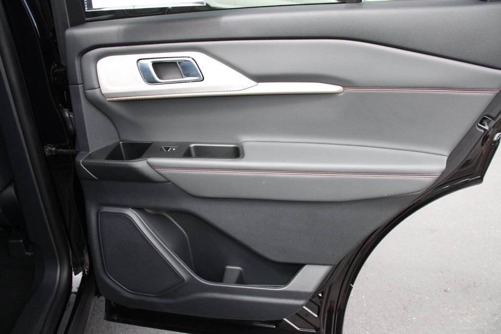 Certified 2025 Ford Explorer Active AWD/4WD image 25