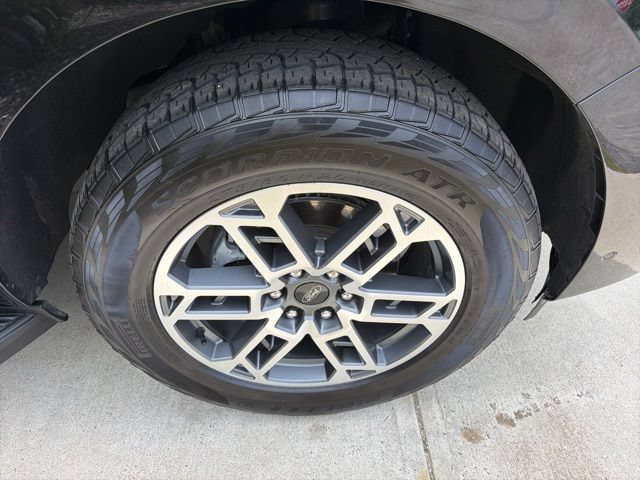 Certified 2025 Ford Expedition Active AWD/4WD image 10