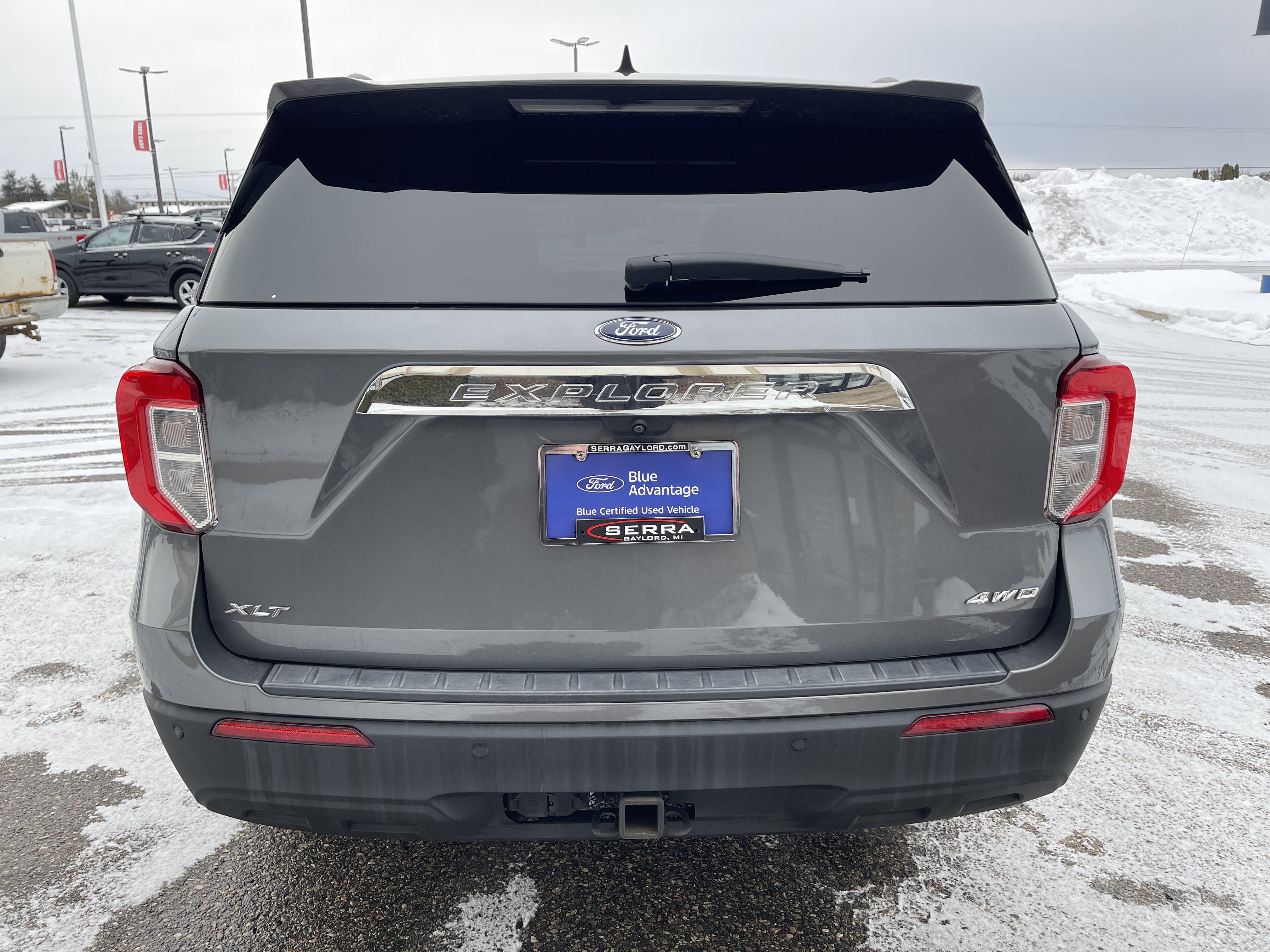 Certified 2022 Ford Explorer XLT w/ Class IV Trailer Tow Package image 4