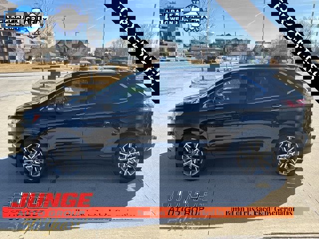 Certified 2024 Ford Edge Titanium w/ Equipment Group 301A image 2