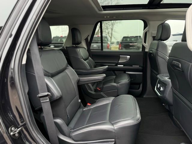 Certified 2025 Ford Expedition Platinum image 36