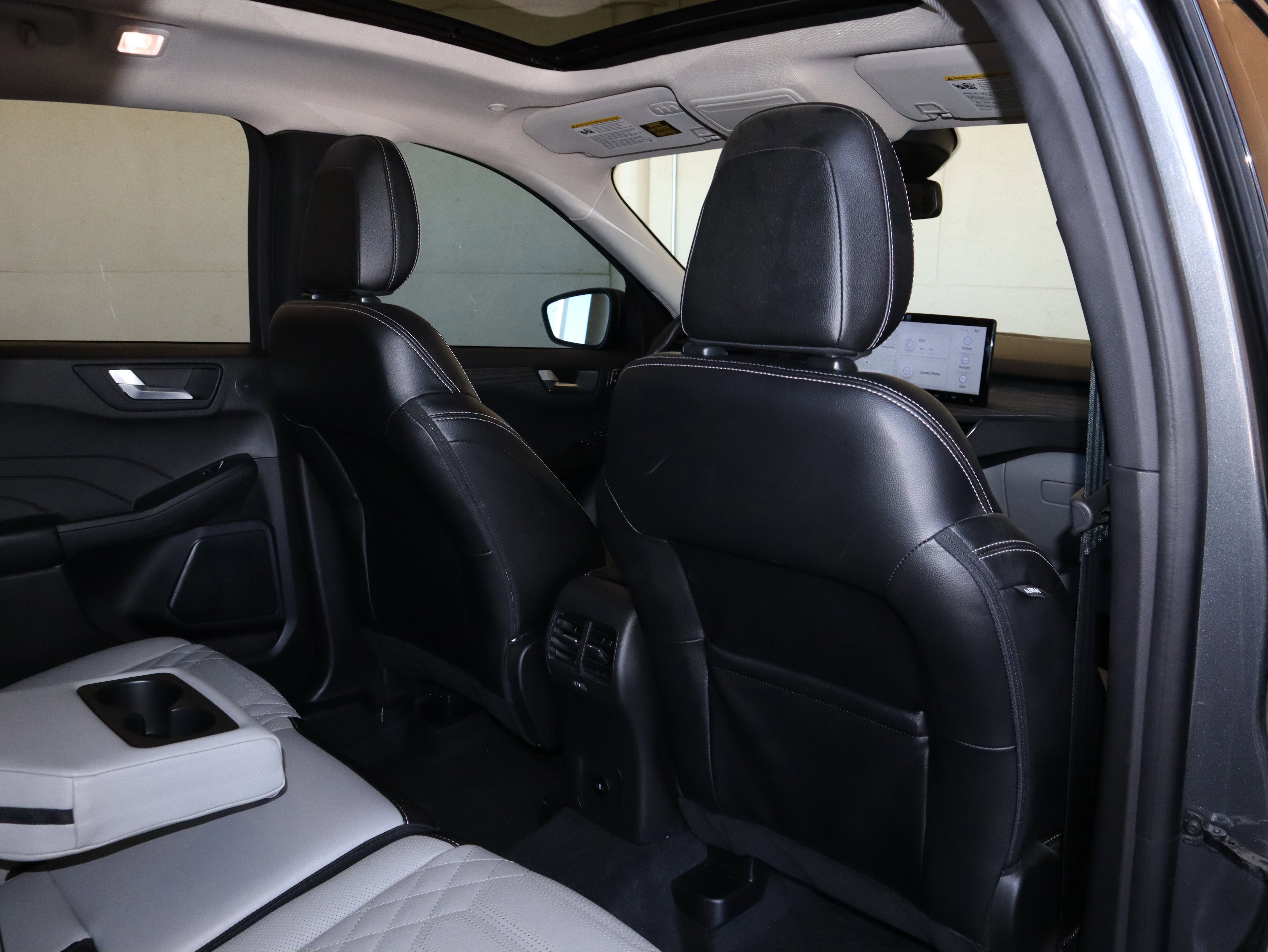 Certified 2023 Ford Escape Platinum w/ Premium Technology Package AWD/4WD image 43
