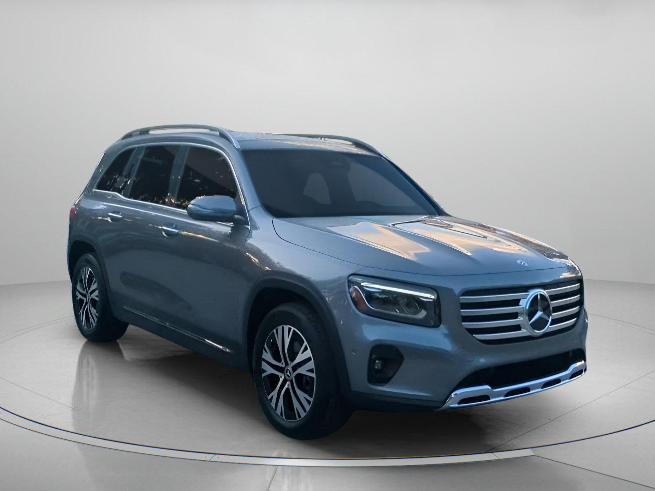 Used 2026 Mercedes-Benz GLB 250 w/ Exclusive Package image 2