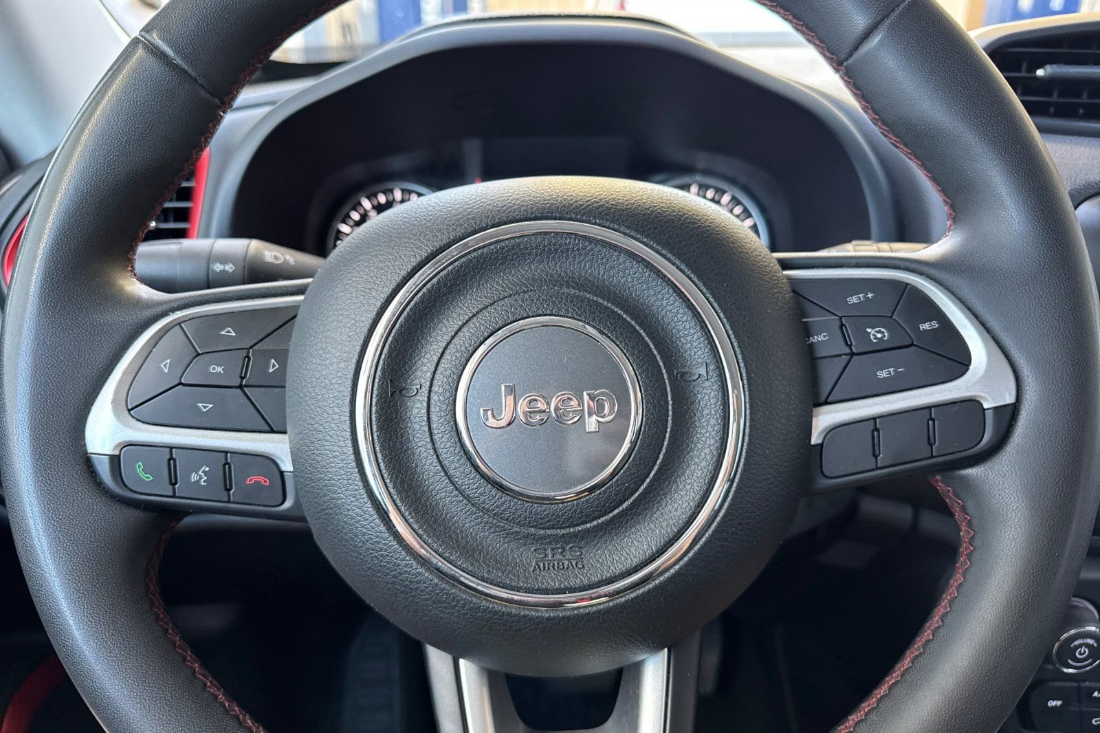 Used 2023 Jeep Renegade Trailhawk AWD/4WD image 23