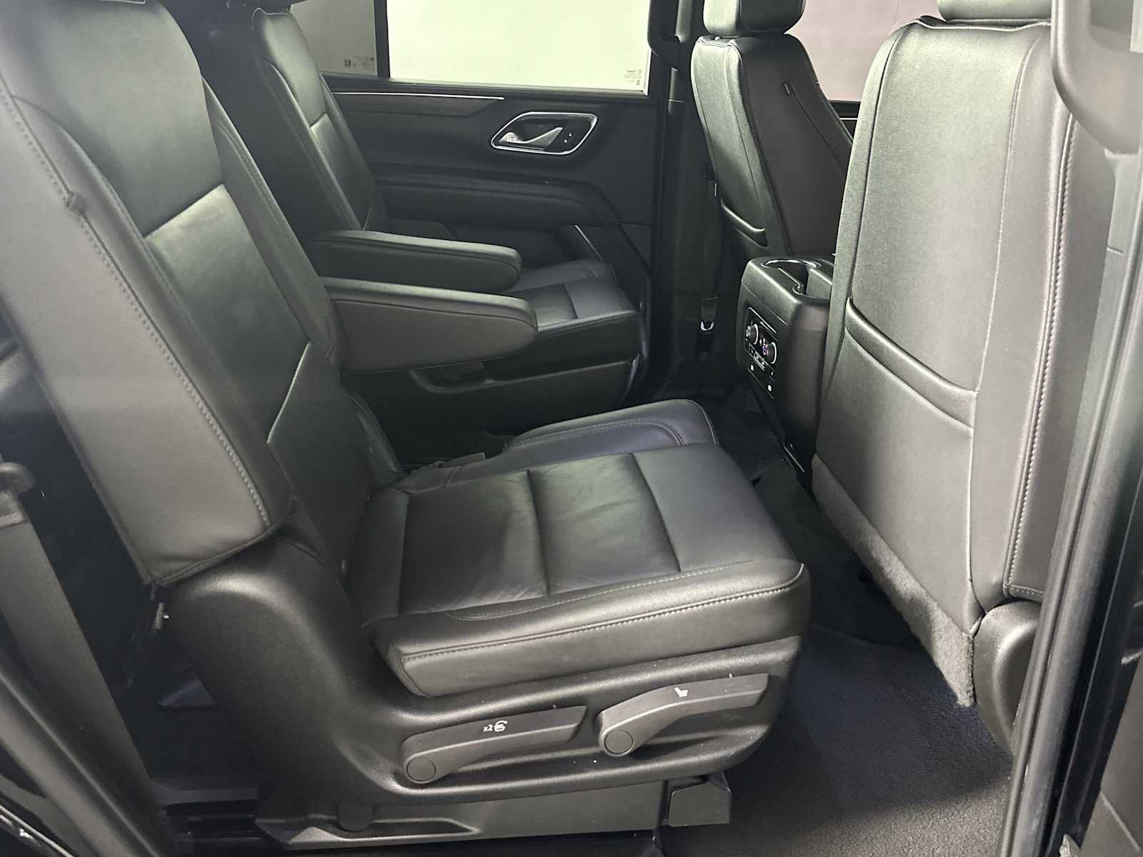 Used 2023 Chevrolet Tahoe Z71 w/ Luxury Package image 17