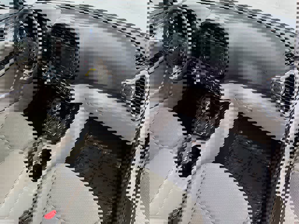 Used 2023 Kia Soul LX image 30