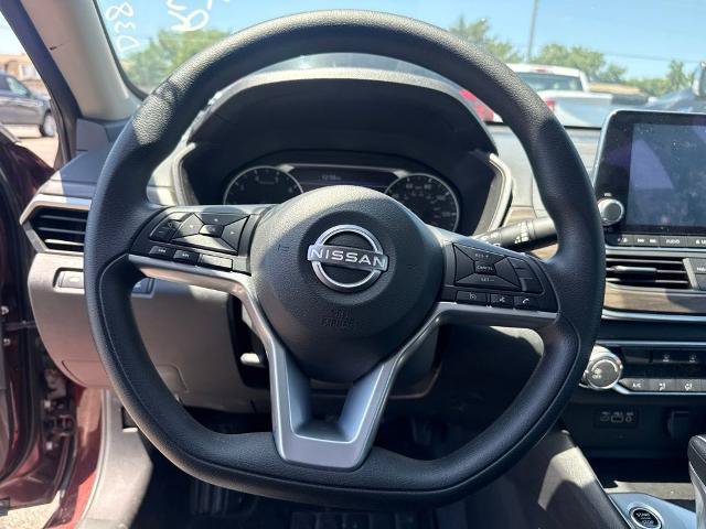 Used 2025 Nissan Altima 2.5 SV AWD/4WD image 3