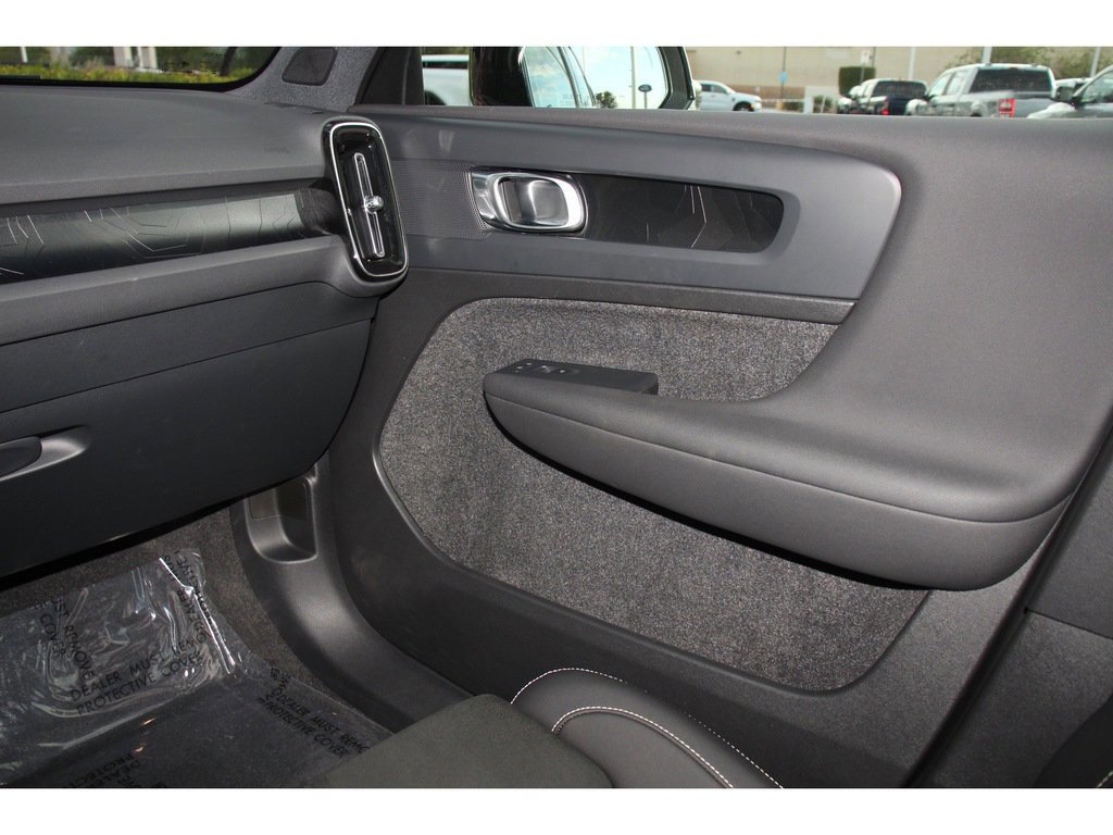 Used 2023 Volvo C40 P8 Recharge Plus image 14