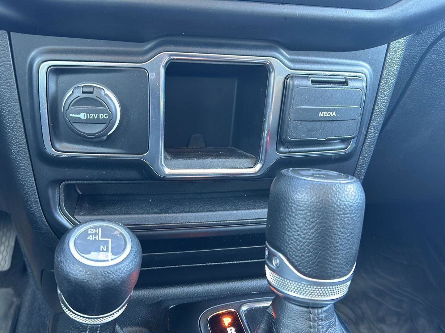 Used 2021 Jeep Wrangler Sport image 40