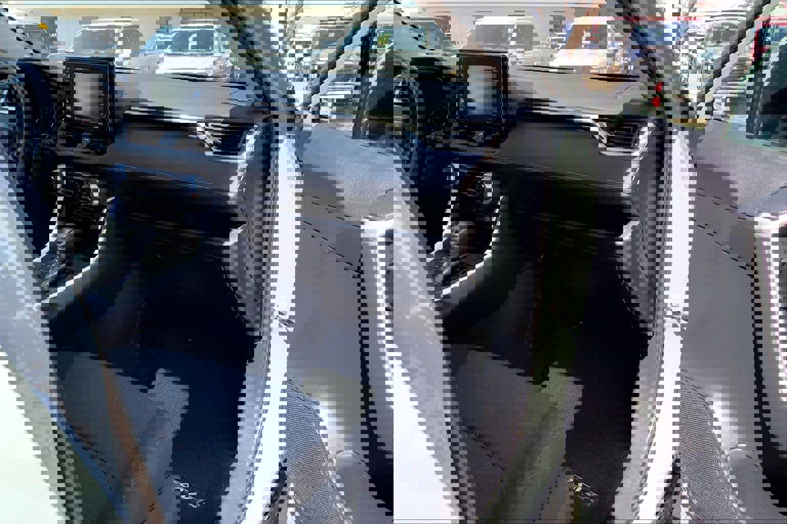 Used 2021 Toyota RAV4 XLE w/ Convenience Package image 19