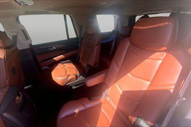 Used 2017 Cadillac Escalade Premium Luxury AWD/4WD image 21