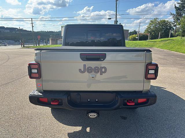 Used 2020 Jeep Gladiator Rubicon AWD/4WD image 3