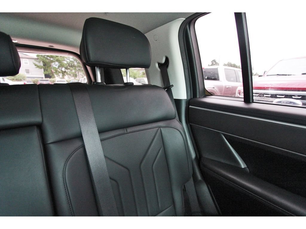 Used 2025 Hyundai Santa Fe SEL FWD image 13