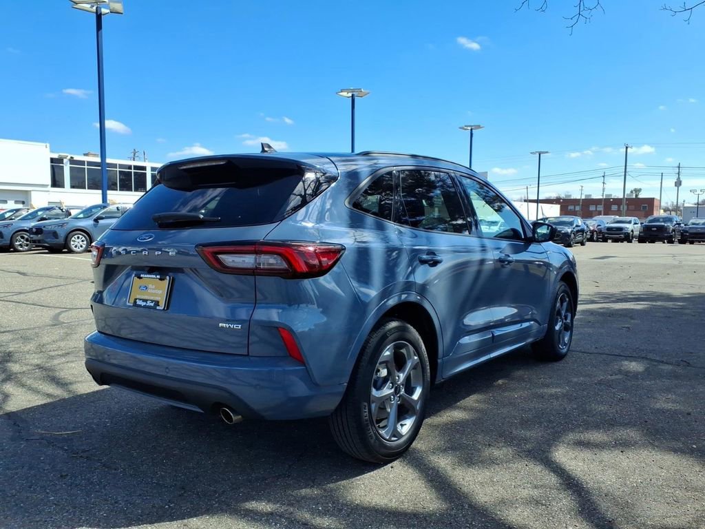 Certified 2024 Ford Escape ST-Line w/ Tech Pack #1 AWD/4WD image 6