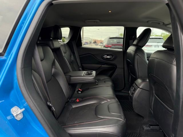 Used 2020 Jeep Cherokee Trailhawk w/ Cold Weather Group AWD/4WD image 18