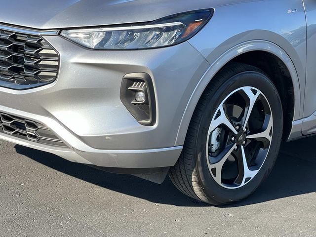 Certified 2024 Ford Escape ST-Line Select w/ Tech Pack #2 AWD/4WD image 9