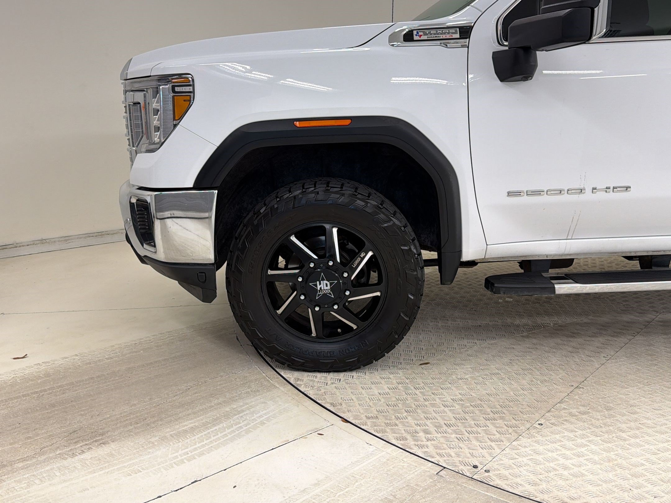 Used 2023 GMC Sierra 3500 SLT w/ Texas SLT Premium Package AWD/4WD image 18