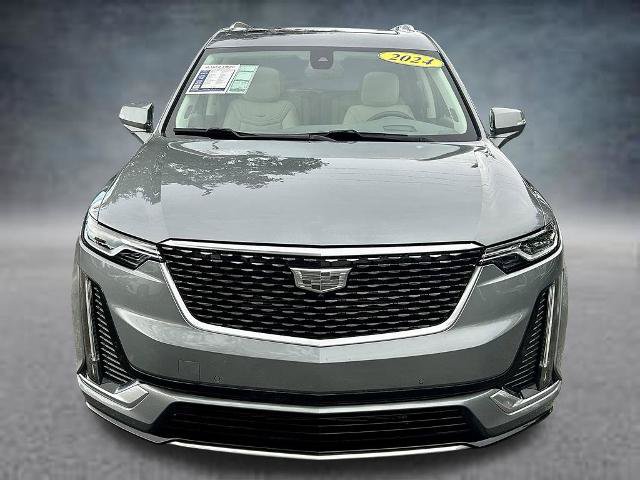 Used 2024 Cadillac XT6 Premium Luxury w/ Technology Package FWD image 2