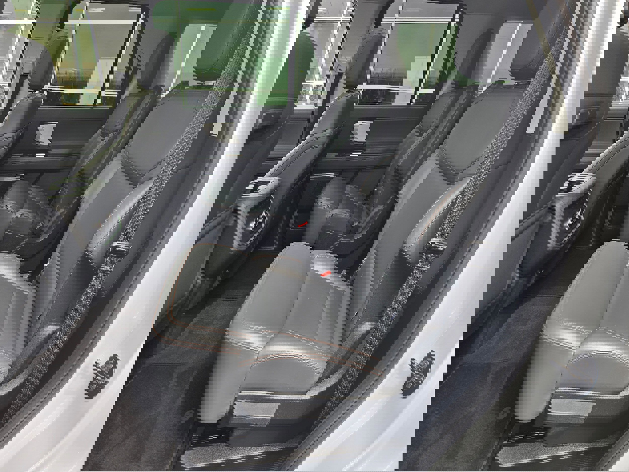 Certified 2025 Ford Expedition Active image 13