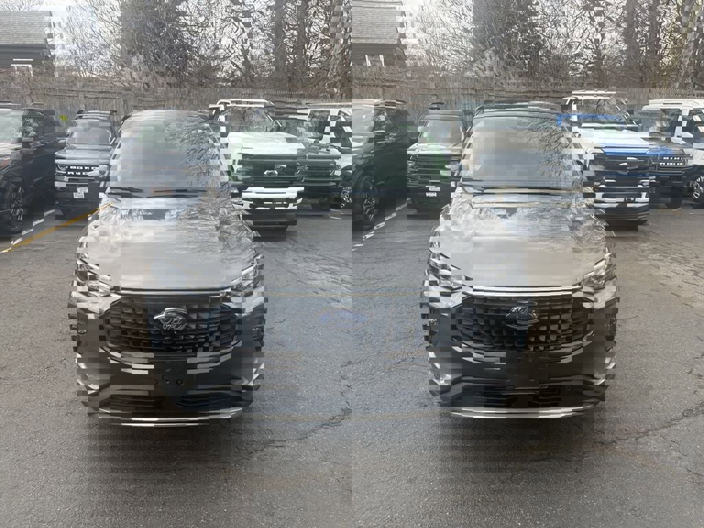 Certified 2024 Ford Escape Platinum image 2