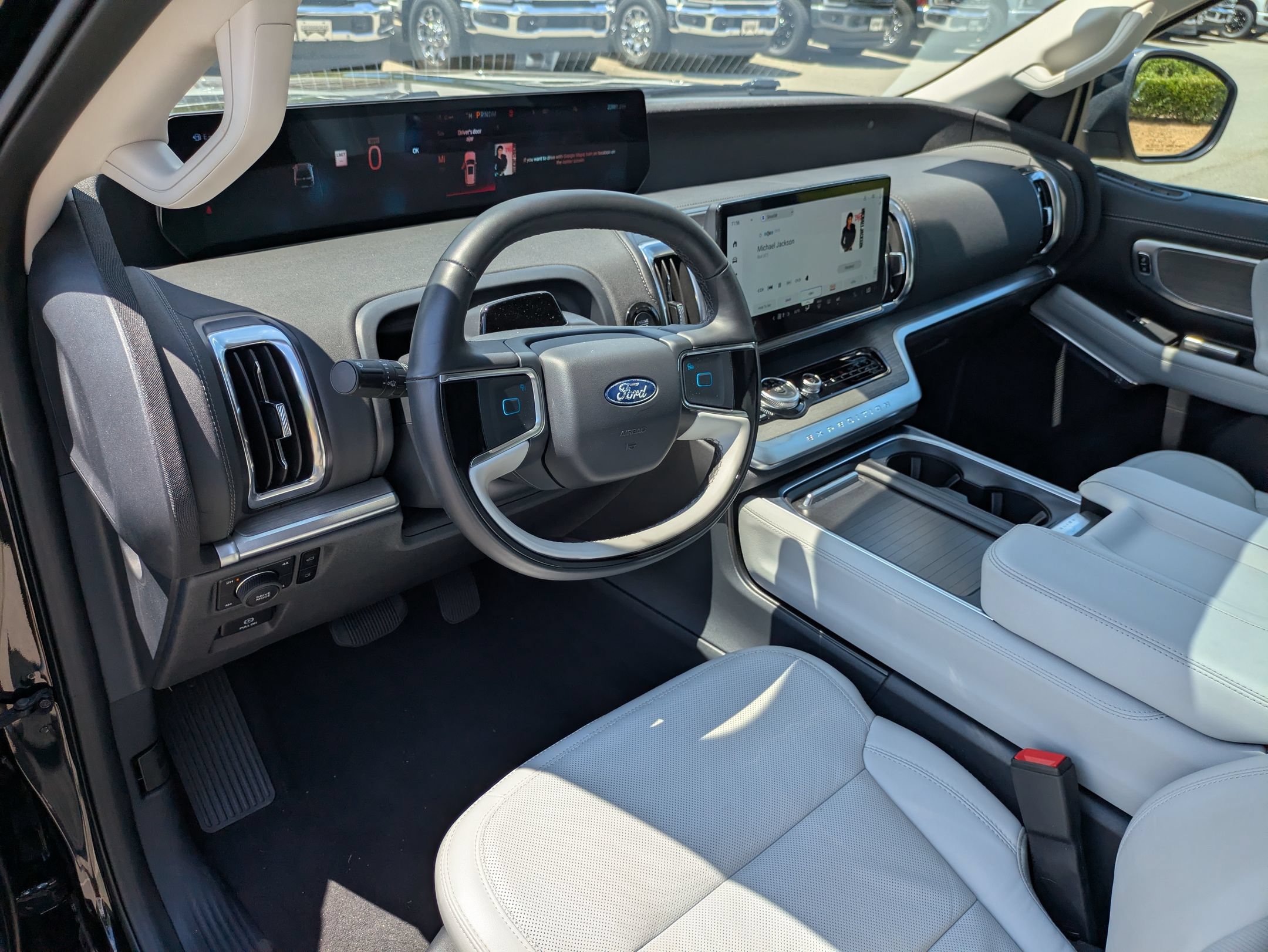 Certified 2025 Ford Expedition Max Platinum w/ Driver's Package AWD/4WD image 14