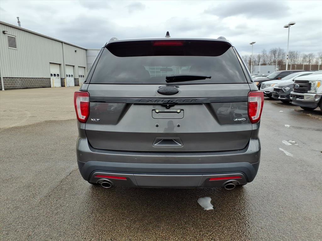 Certified 2017 Ford Explorer XLT image 2