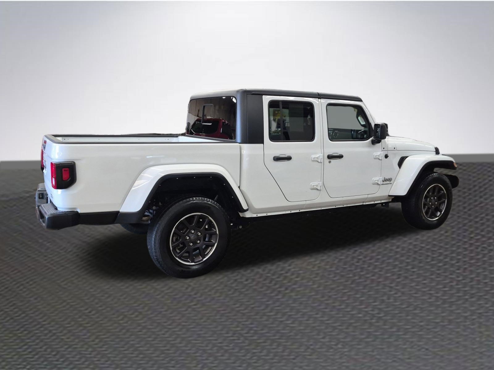 Used 2023 Jeep Gladiator Overland AWD/4WD image 4