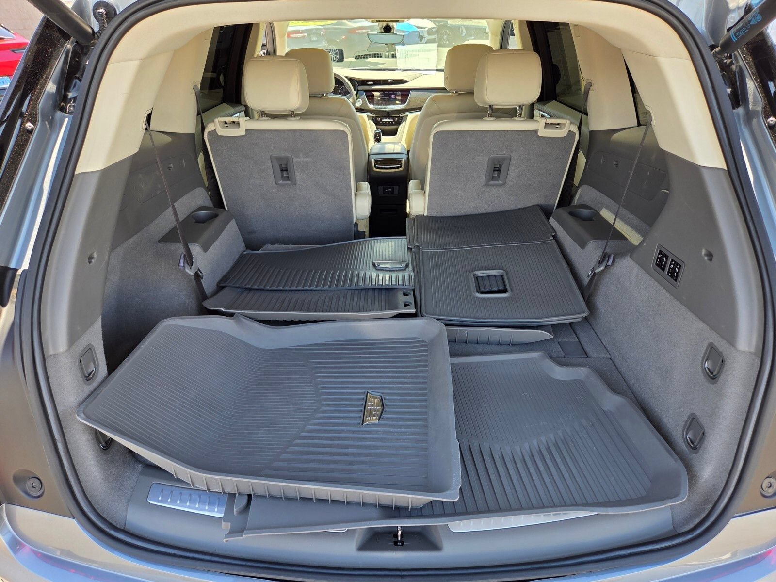 Used 2023 Cadillac XT6 Premium Luxury w/ Technology Package FWD image 14
