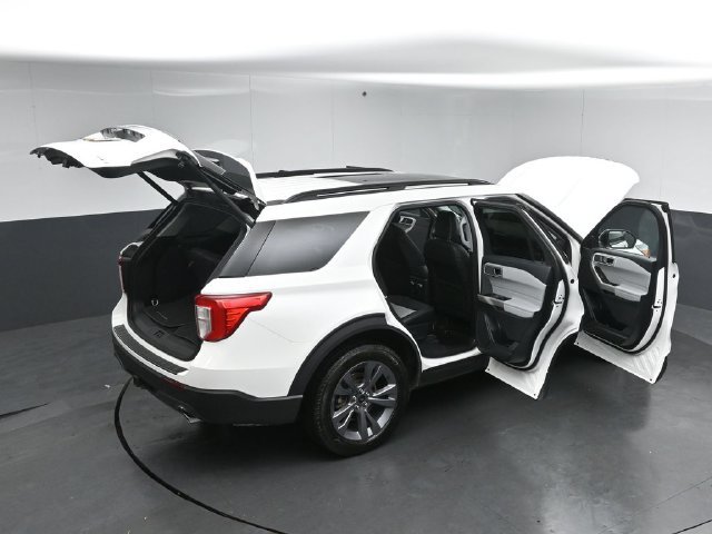 Certified 2024 Ford Explorer XLT w/ Equipment Group 202A AWD/4WD image 59