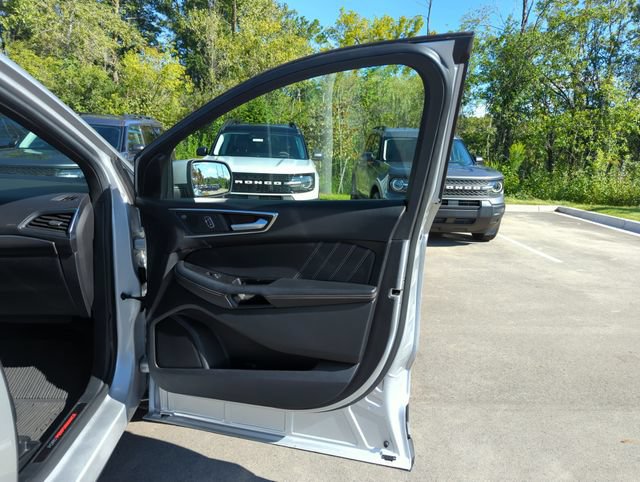 Certified 2019 Ford Edge ST w/ Equipment Group 401A AWD/4WD image 14